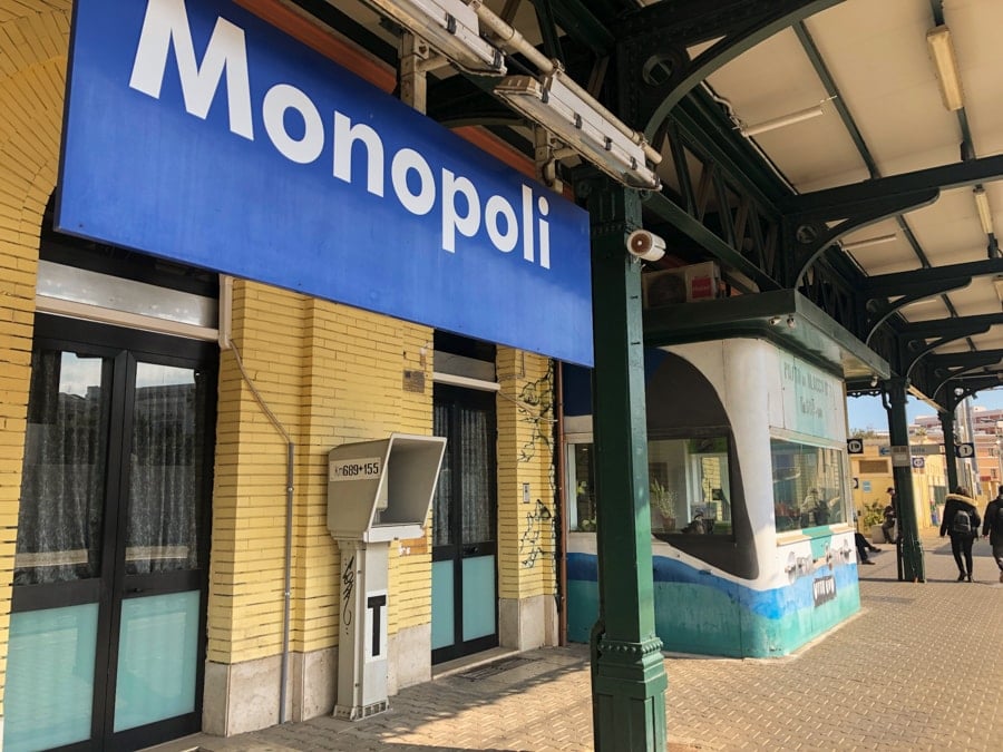 วิธีรับได้อย่างง่ายดายจาก Bari ไป Monopoli (อัปเดต 2024!)
