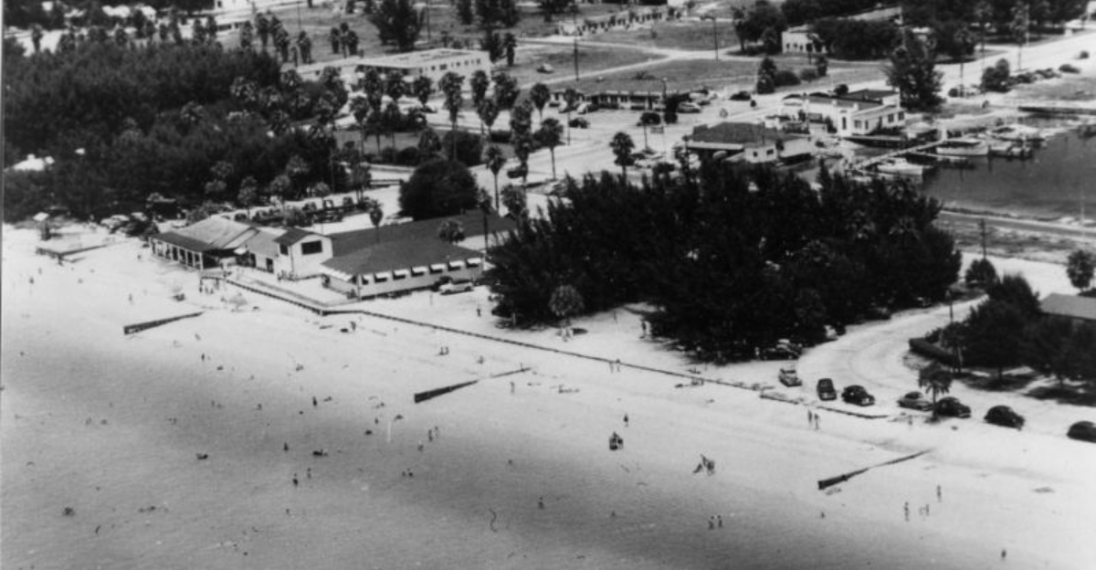 สถานที่ท่องเที่ยวที่มีชื่อเสียงของฟลอริดา 15 แห่งในภาพถ่ายวินเทจ